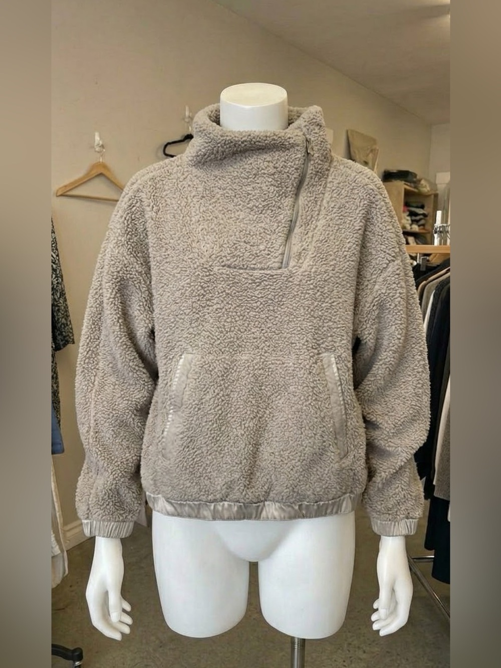 Athleta Sherpa Fleece Quarter Zip Pullover Sweater Beige Tan Cozy Size XL
